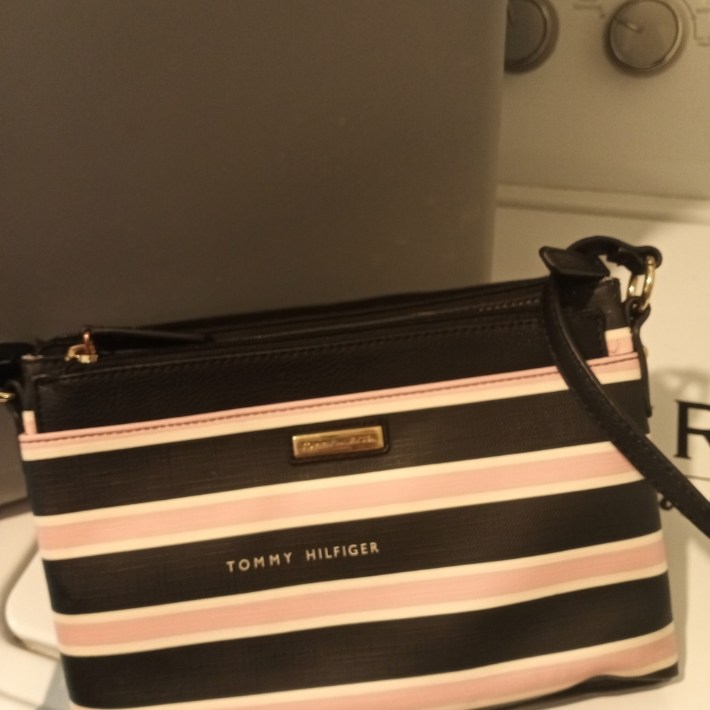 Tommy Hilfiger purse